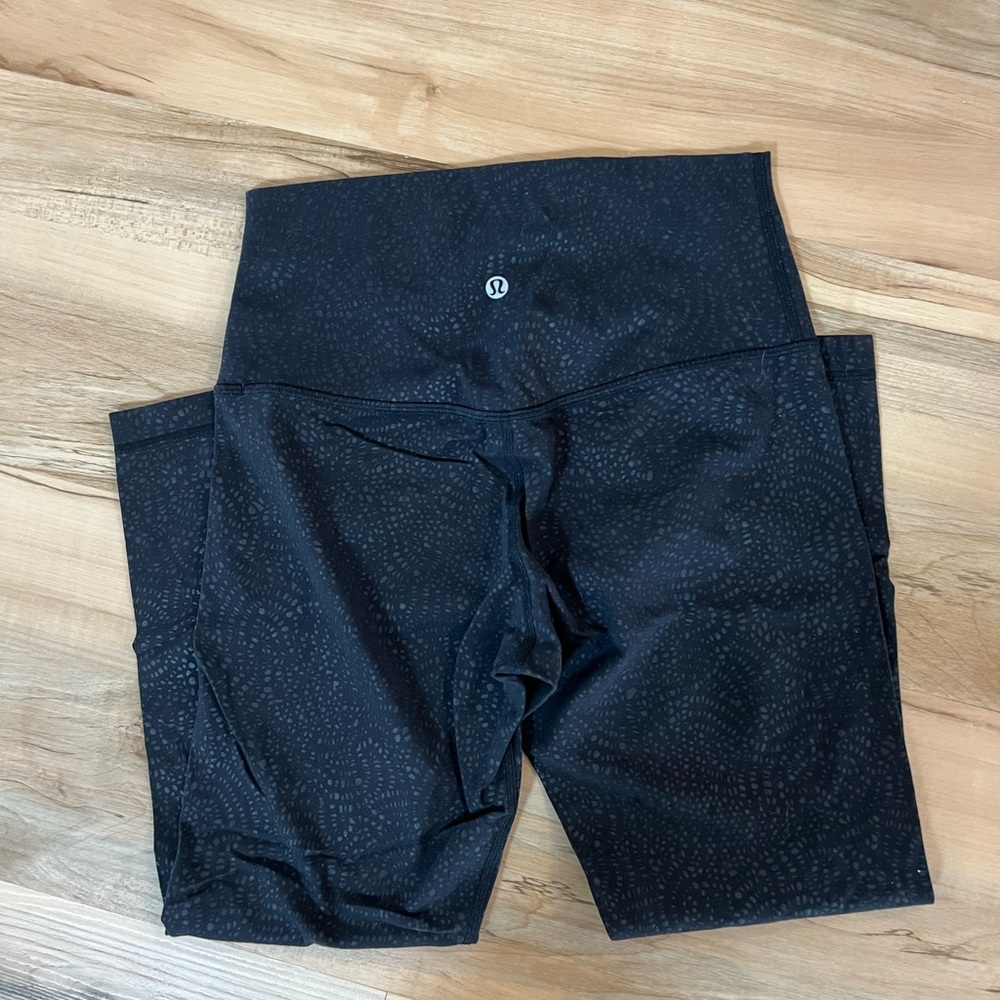 Lululemon crops